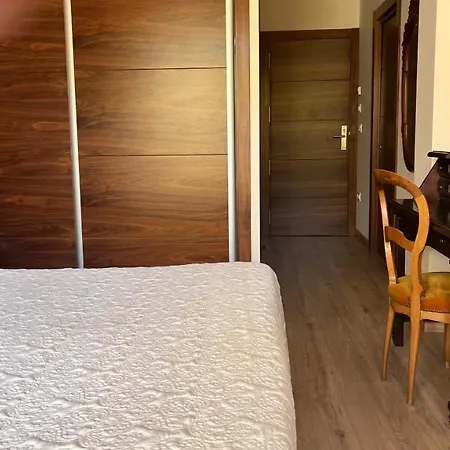 Отель Rural Playa De Aguilar Мурос-де-Налон